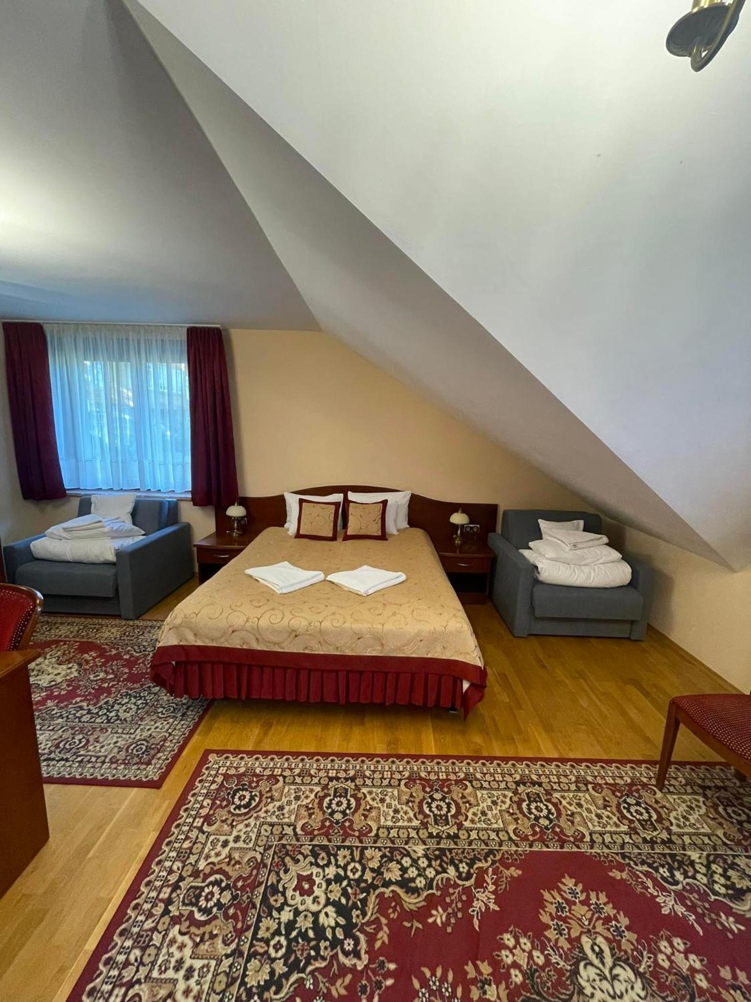 Pensjonat Szach Krynica Zdroj Exterior photo